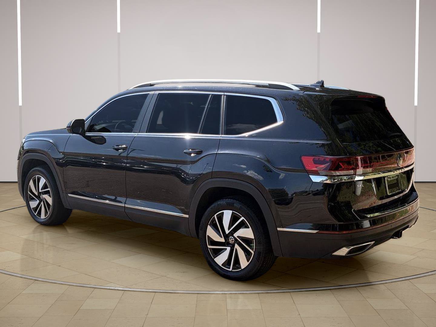 Used 2024 Volkswagen Atlas SEL AWD/4WD image 38