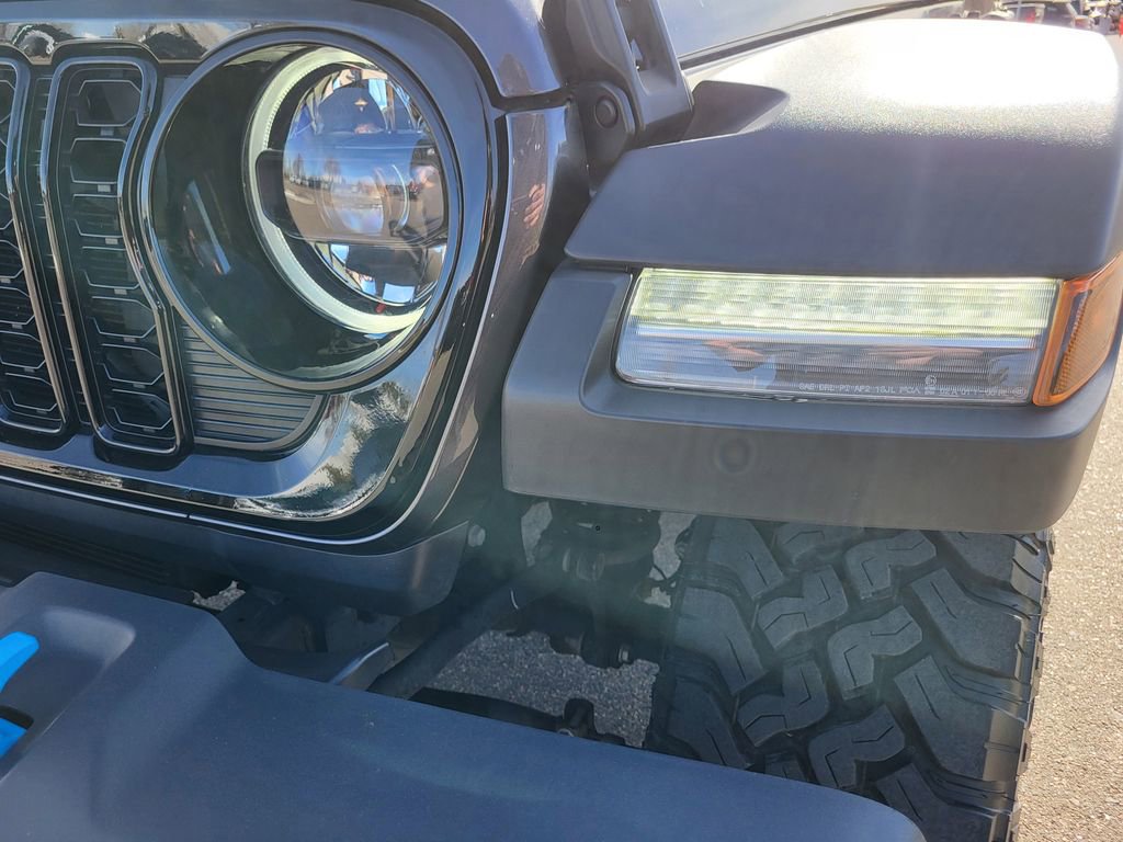 Used 2024 Jeep Wrangler Unlimited image 8