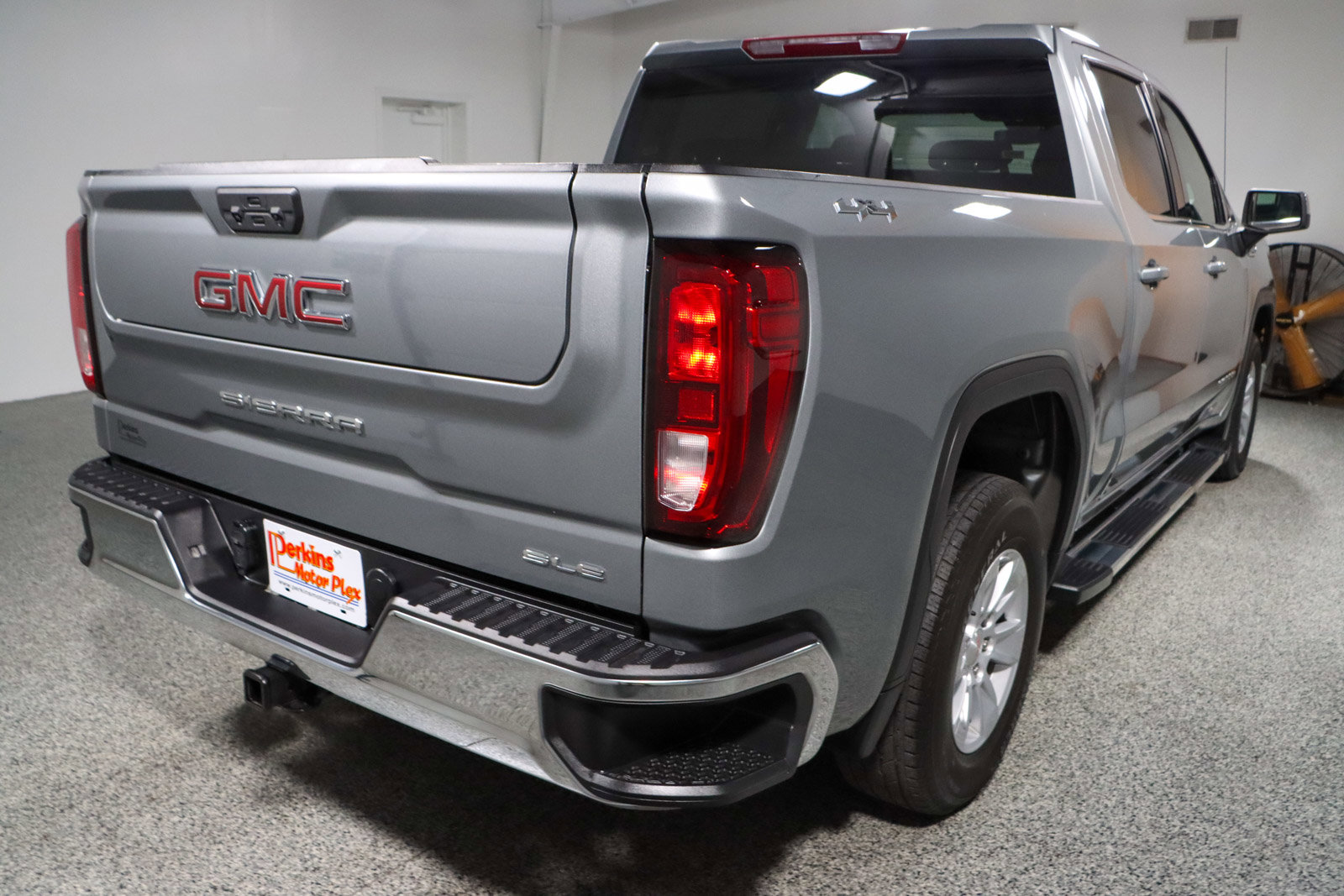 Used 2024 GMC Sierra 1500 SLE image 7