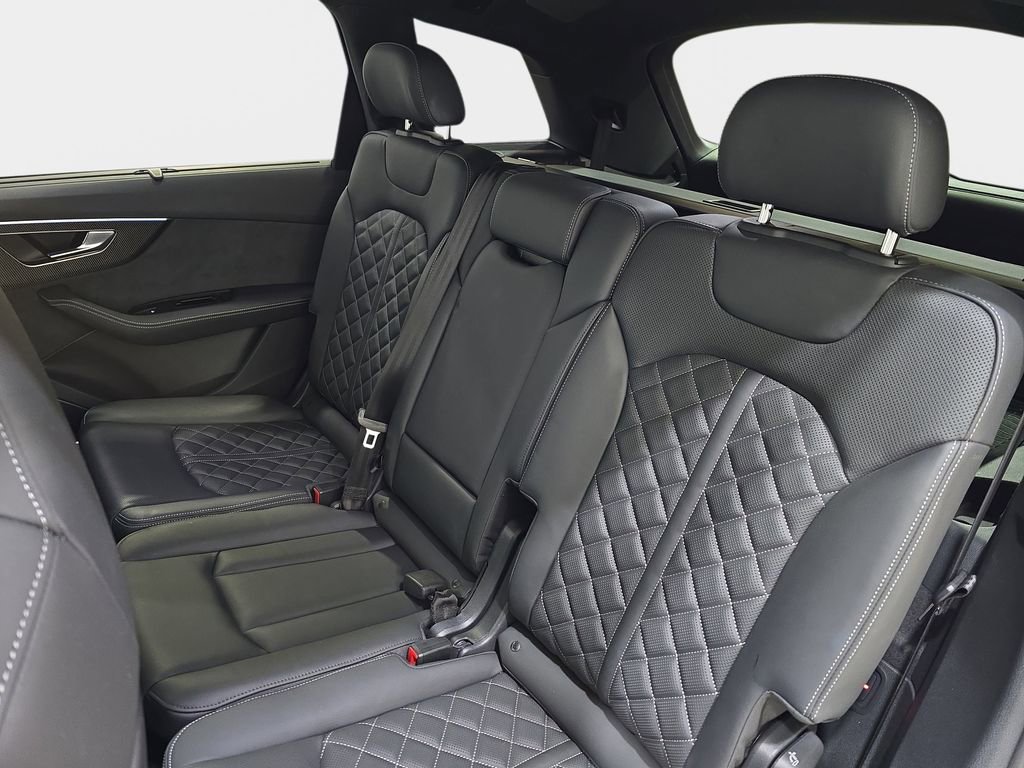 Used 2023 Audi SQ7 Prestige AWD/4WD image 17