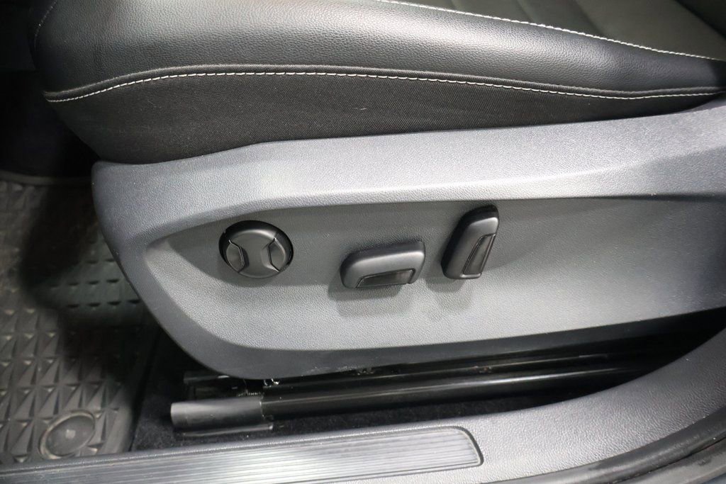 Used 2022 Volkswagen Taos SE image 14