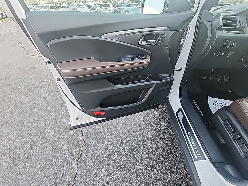 Used 2025 Honda Ridgeline RTL image 13