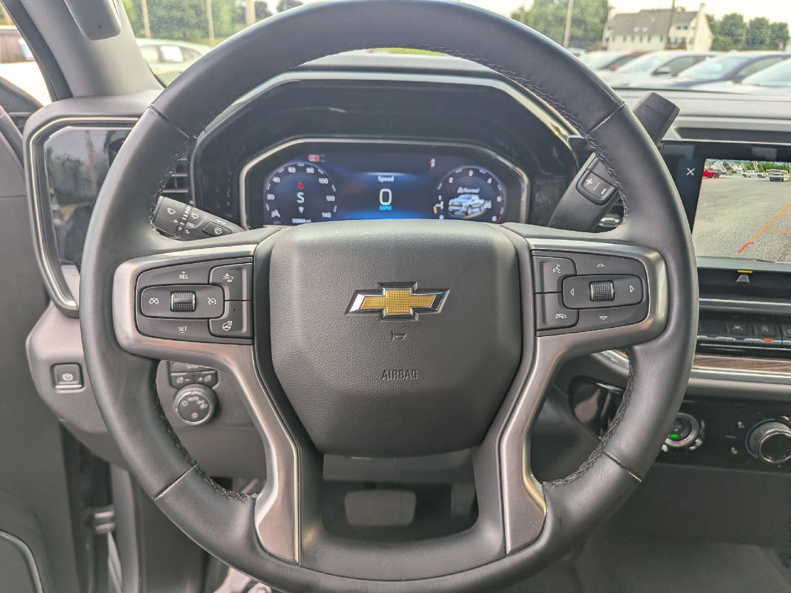 Used 2024 Chevrolet Silverado 1500 LT AWD/4WD image 18