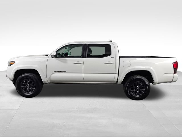 Used 2023 Toyota Tacoma SR5 w/ Technology Package AWD/4WD image 4