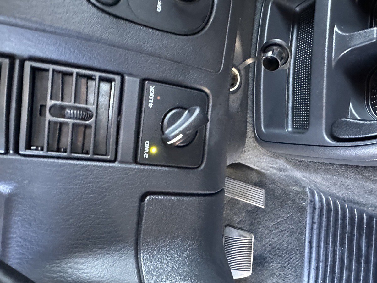 Used 2003 Dodge Durango Sport AWD/4WD image 26