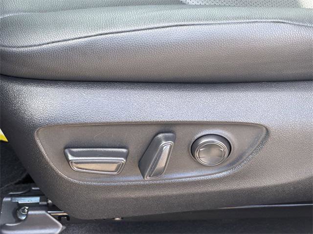 Certified 2025 Toyota Grand Highlander FWD image 23