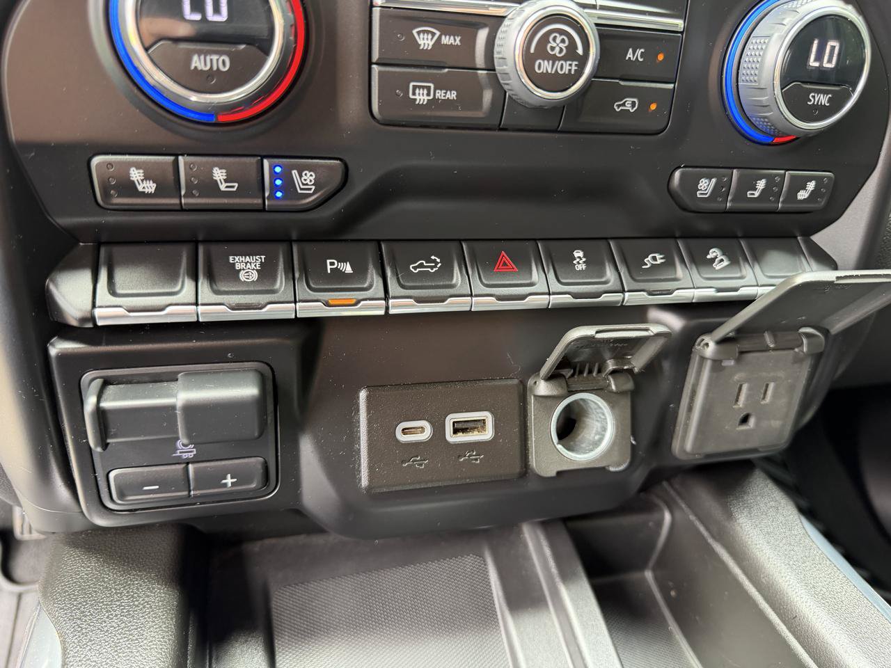 Used 2023 Chevrolet Silverado 2500 LTZ w/ LTZ Plus Package AWD/4WD image 28