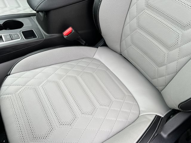 New 2024 Ford Escape SE w/ PHEV Premium Package FWD image 12