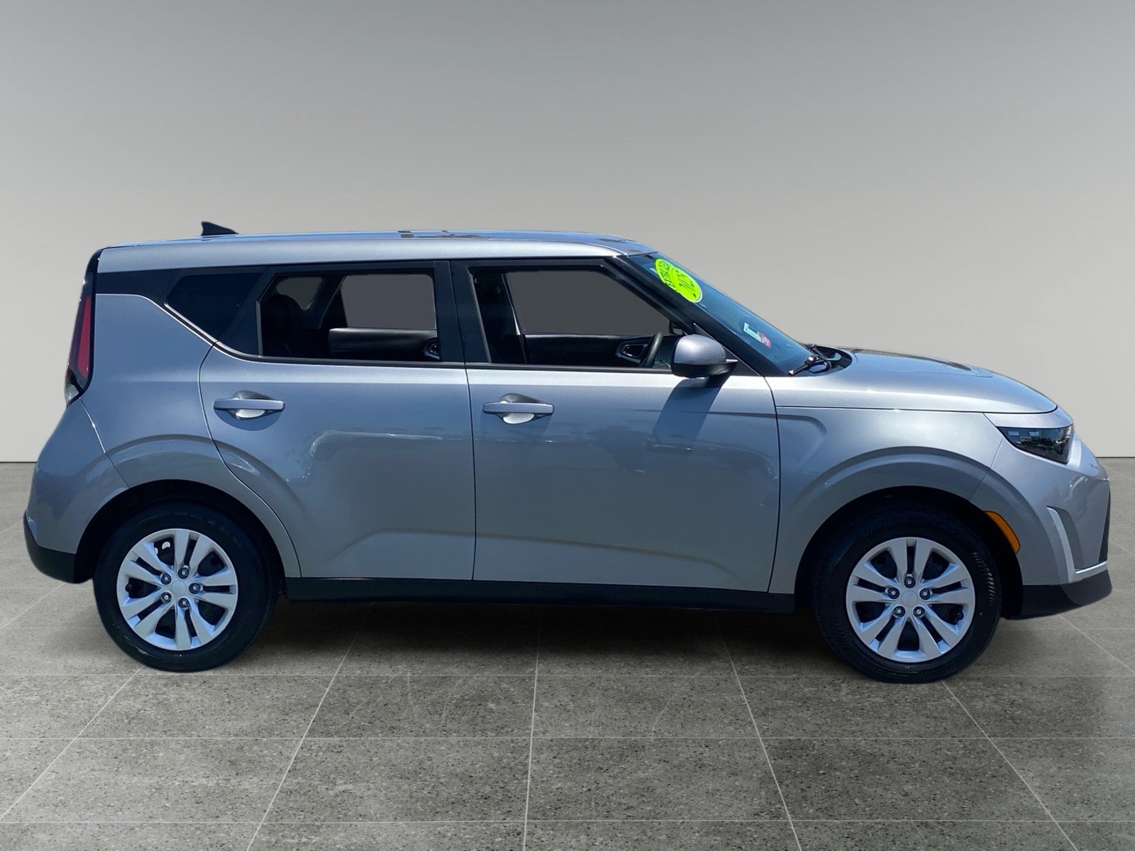 Used 2025 Kia Soul LX FWD image 6