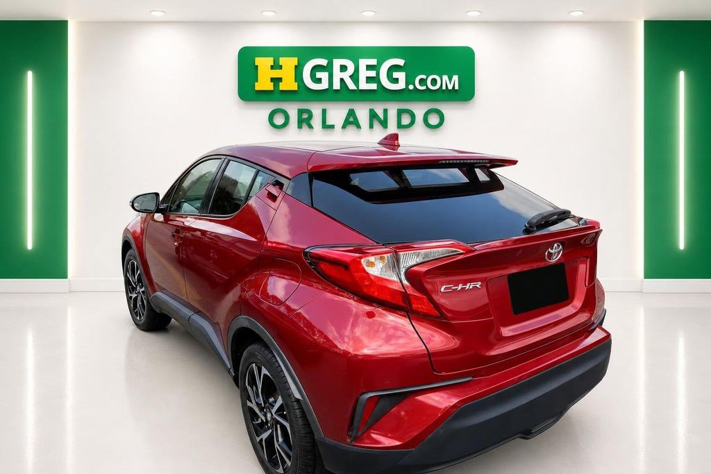 Used 2018 Toyota C-HR XLE FWD image 2