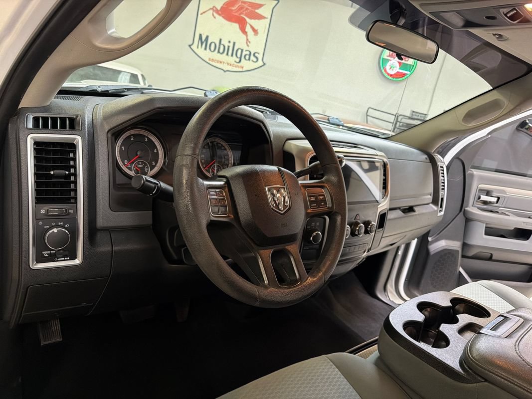 Used 2018 RAM 3500 SLT AWD/4WD image 27