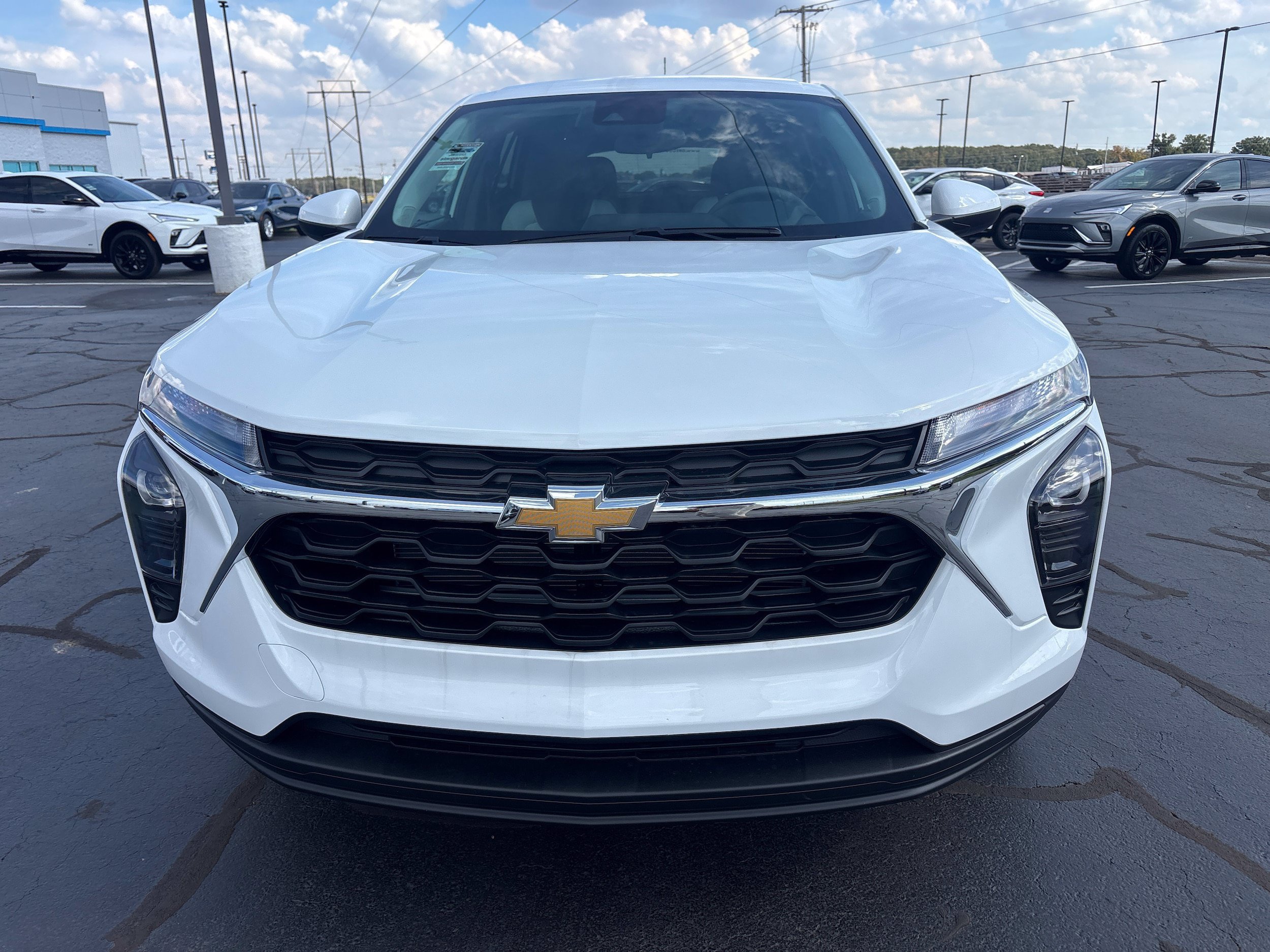 New 2026 Chevrolet Trax LS w/ LS Convenience Package FWD image 2