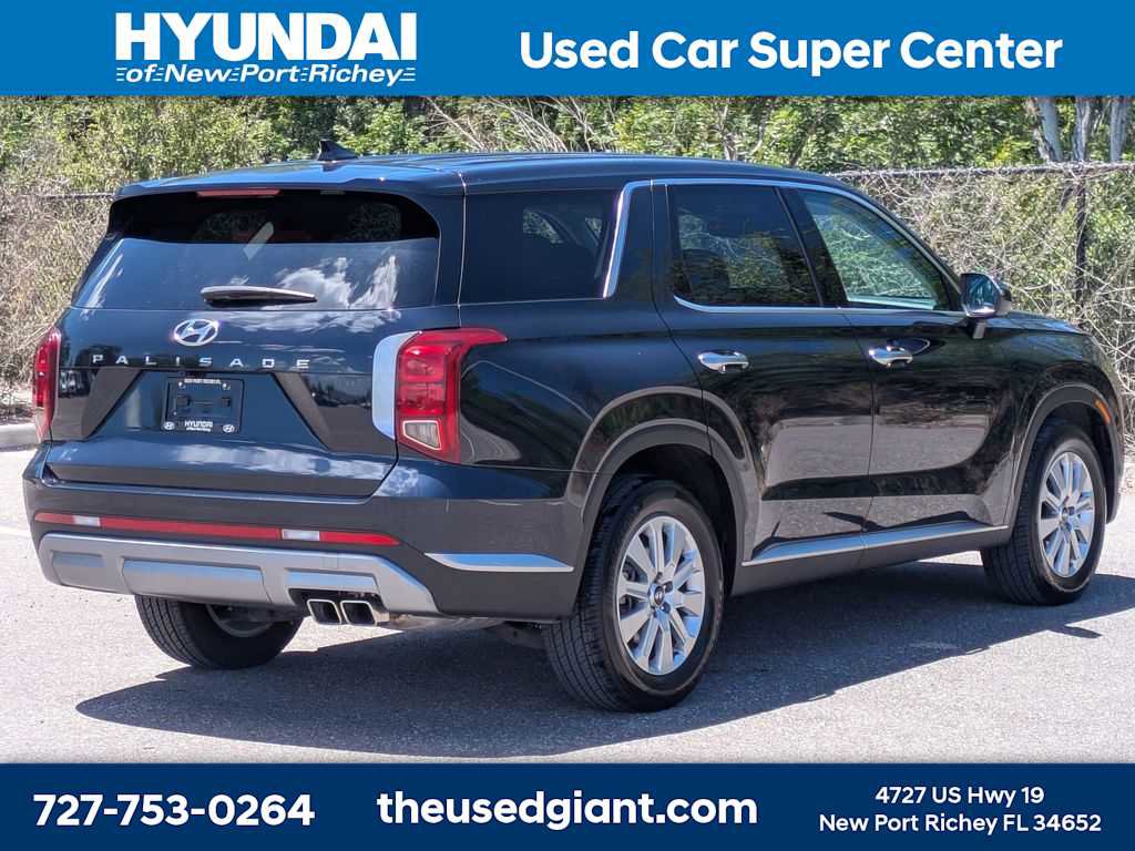 Used 2025 Hyundai Palisade SE FWD image 5