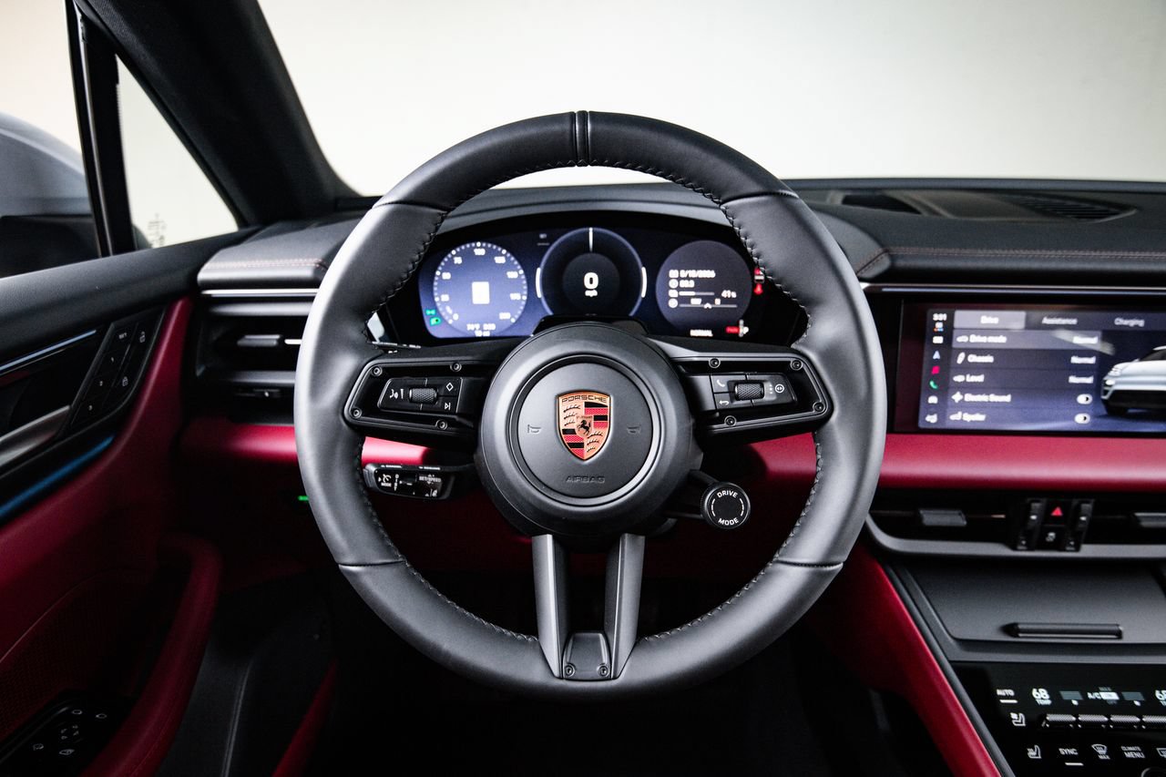 New 2026 Porsche Macan Electric RWD image 26