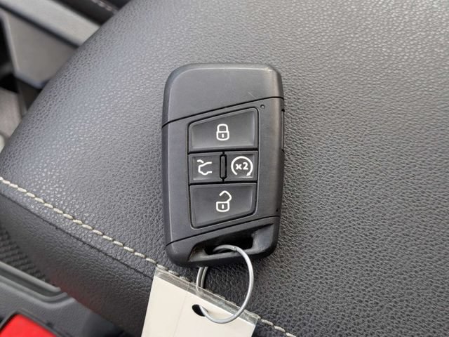 Used 2024 Volkswagen Taos SE FWD image 28