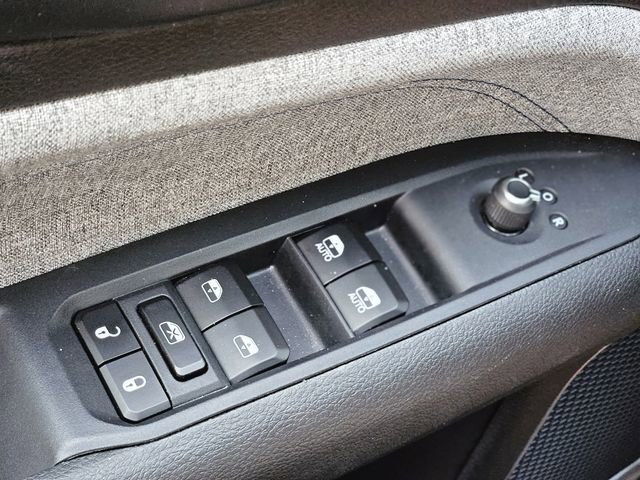 Used 2025 Jeep Compass Latitude AWD/4WD image 21