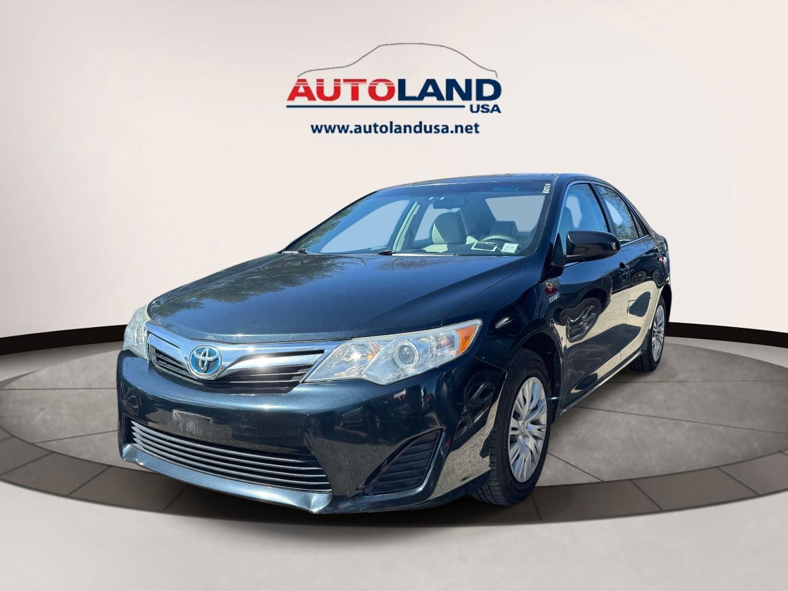 Used 2014 Toyota Camry LE image 1