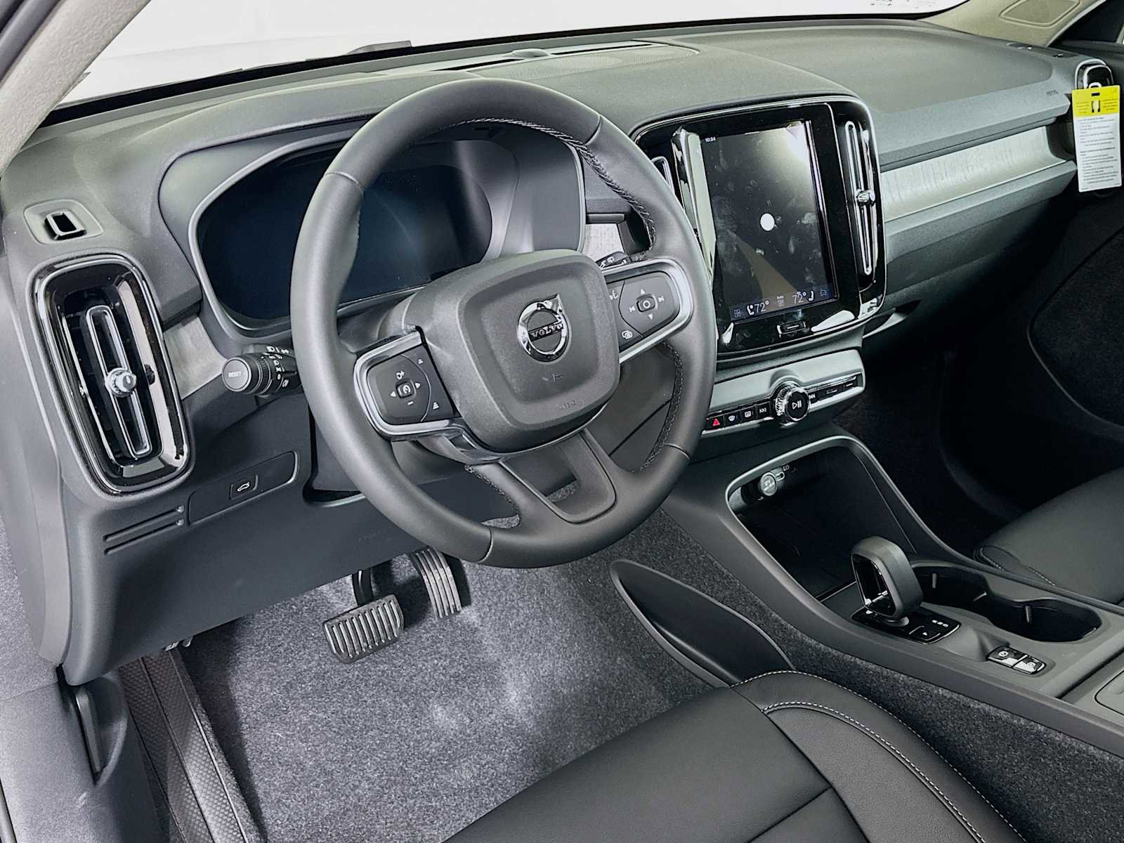 New 2026 Volvo XC40 B5 Core AWD/4WD image 9