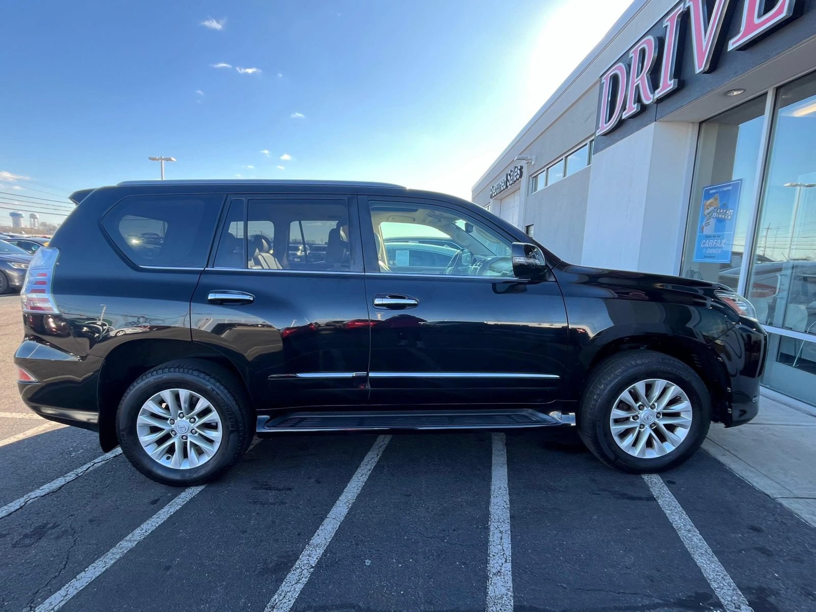 Used 2015 Lexus GX 460 w/ Premium Package AWD/4WD image 14