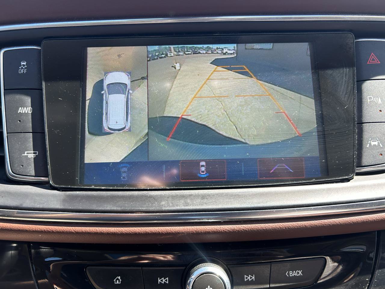 Used 2018 Buick Enclave Avenir w/ Avenir Technology Package AWD/4WD image 25