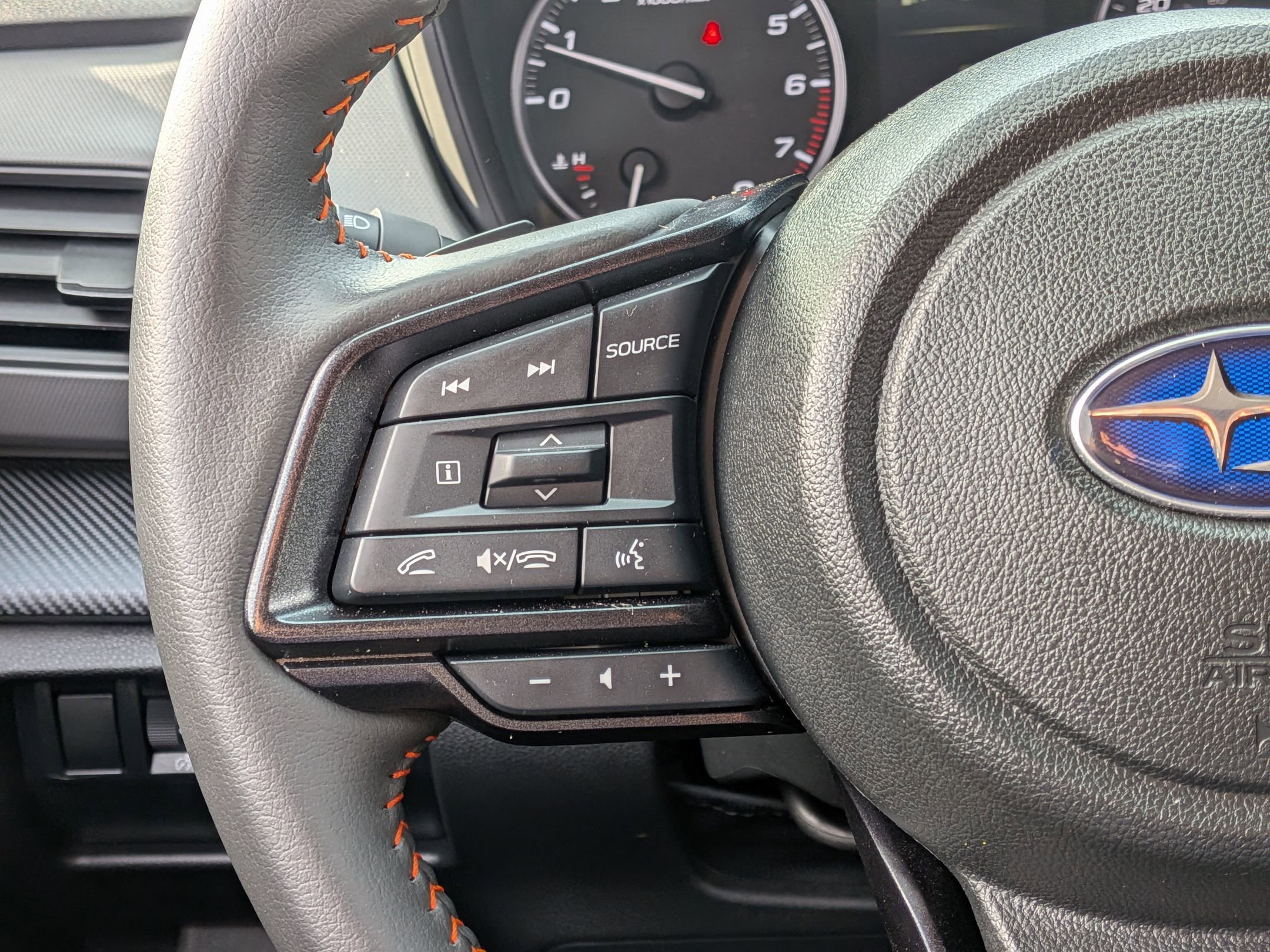 Certified 2025 Subaru Crosstrek 2.5i Limited w/ Crosstrek Mirror Package image 15