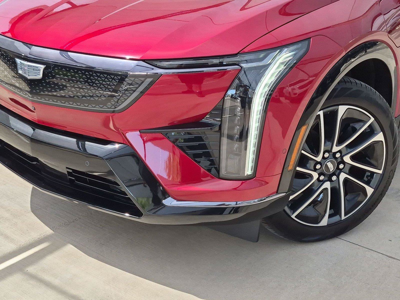 New 2027 Cadillac Optiq Sport w/ LPO, Floor Liner Package AWD/4WD image 7
