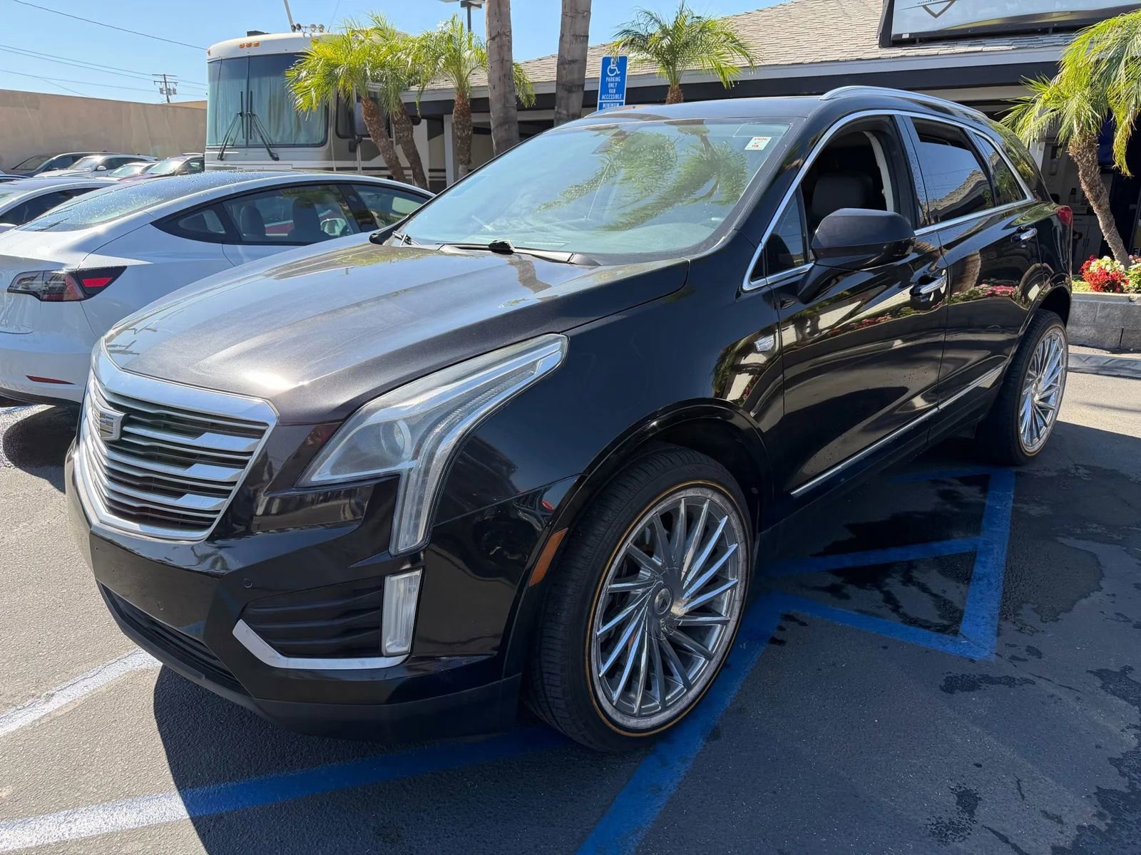 Used 2017 Cadillac XT5 Luxury image 3