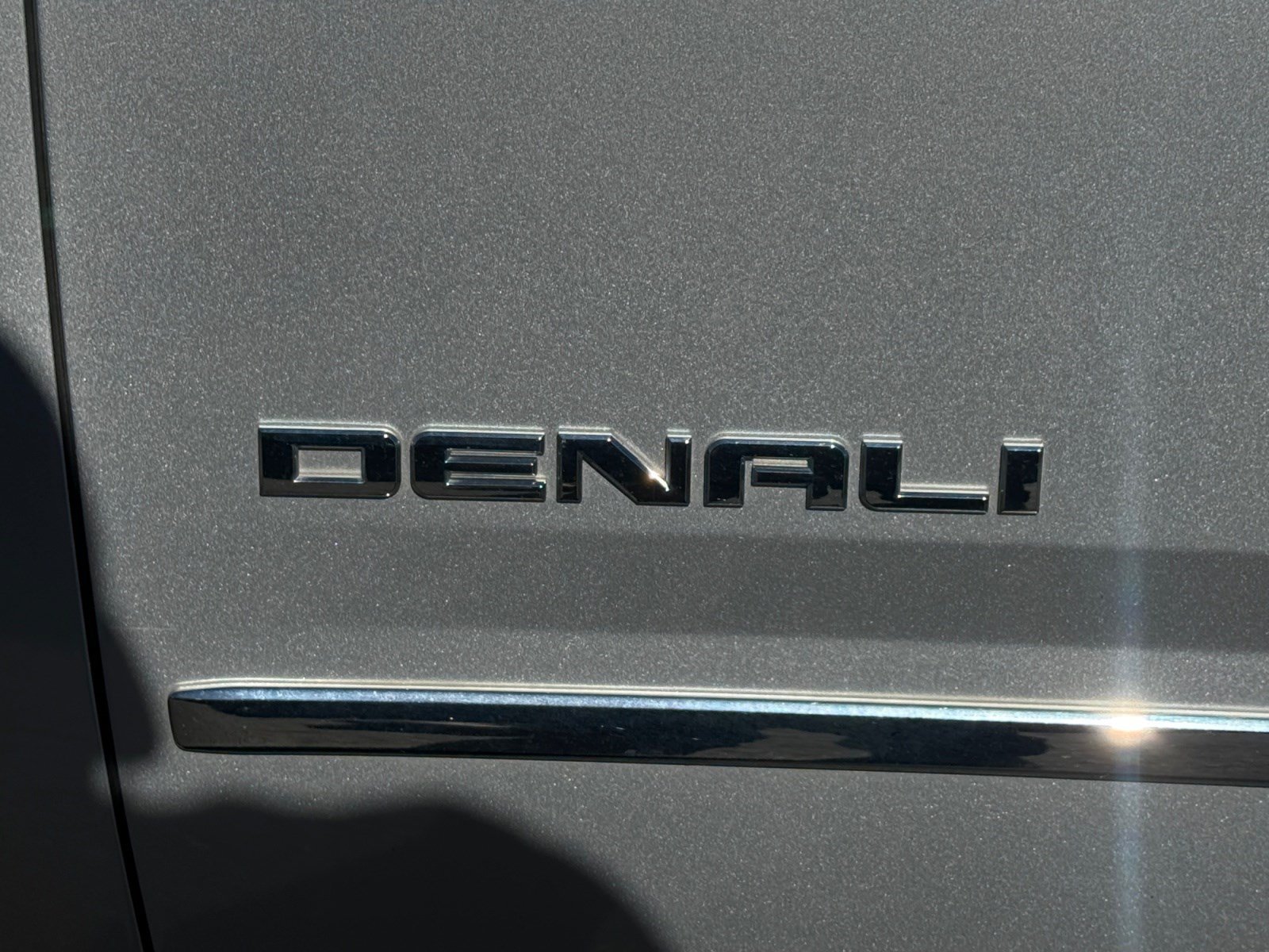 Used 2015 GMC Yukon Denali w/ Premium Package AWD/4WD image 23