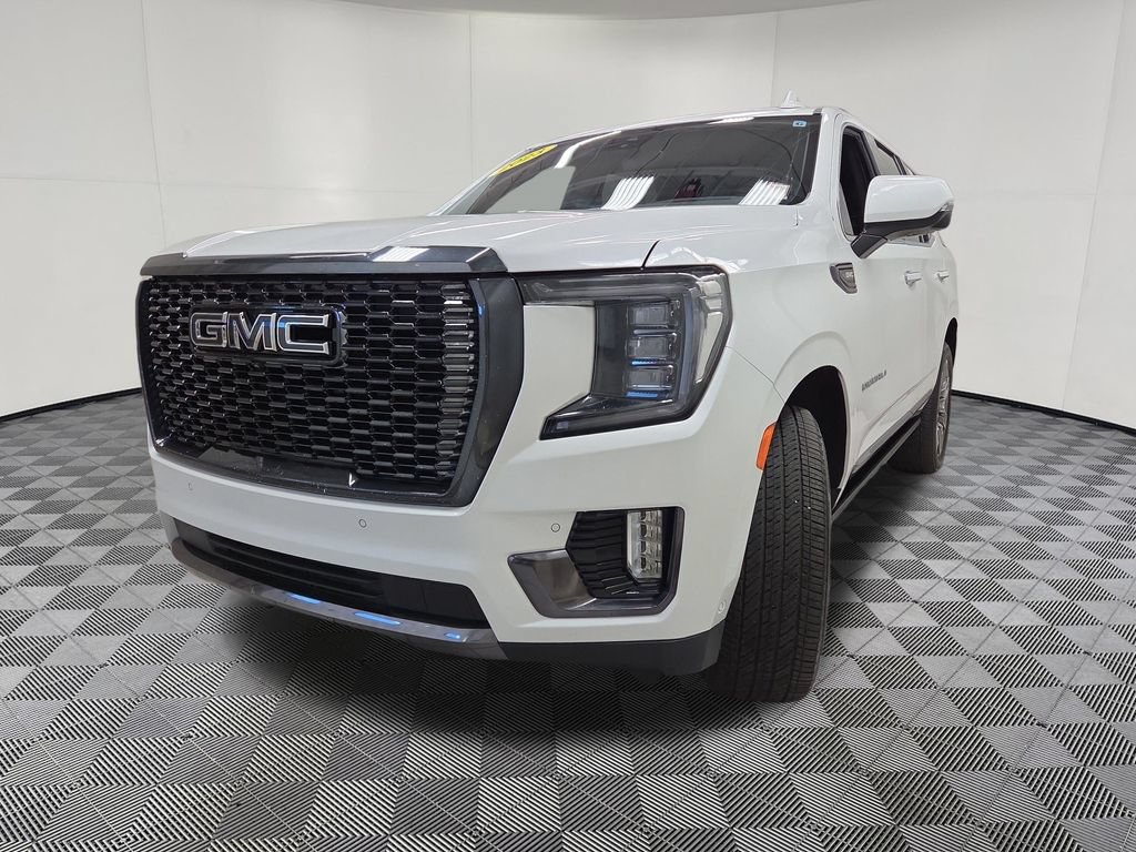 Used 2023 GMC Yukon Denali Ultimate w/ LPO, Floor Liner Package AWD/4WD image 5