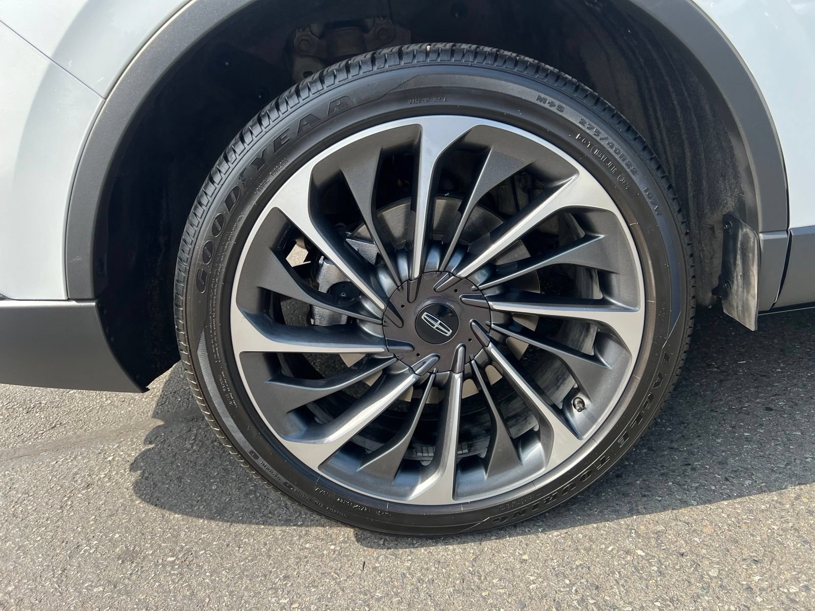 Used 2025 Lincoln Aviator Reserve w/ Equipment Group 201A AWD/4WD image 24