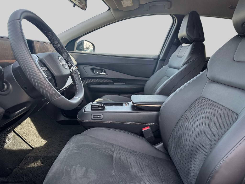 Used 2025 Nissan Ariya AWD image 14