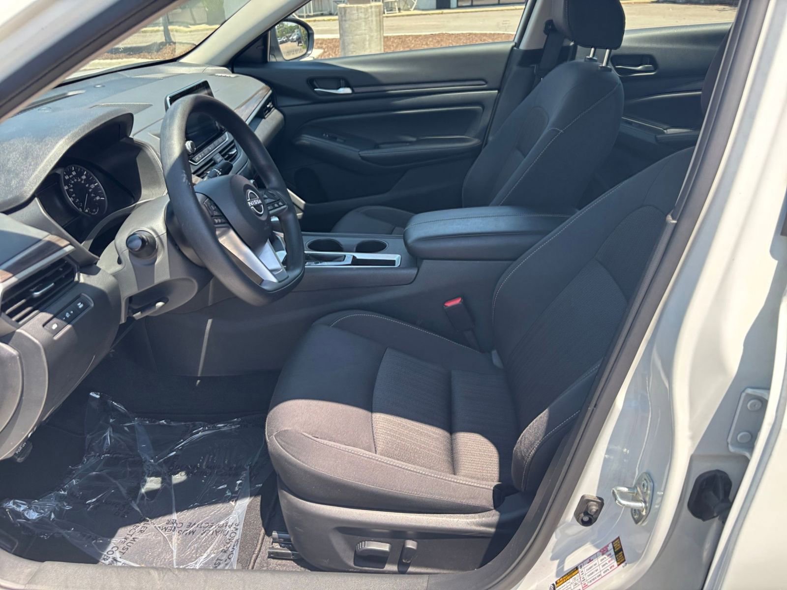 Used 2025 Nissan Altima 2.5 SV FWD image 28