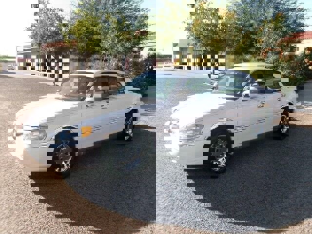 Used 2001 Lincoln Town Car Cartier