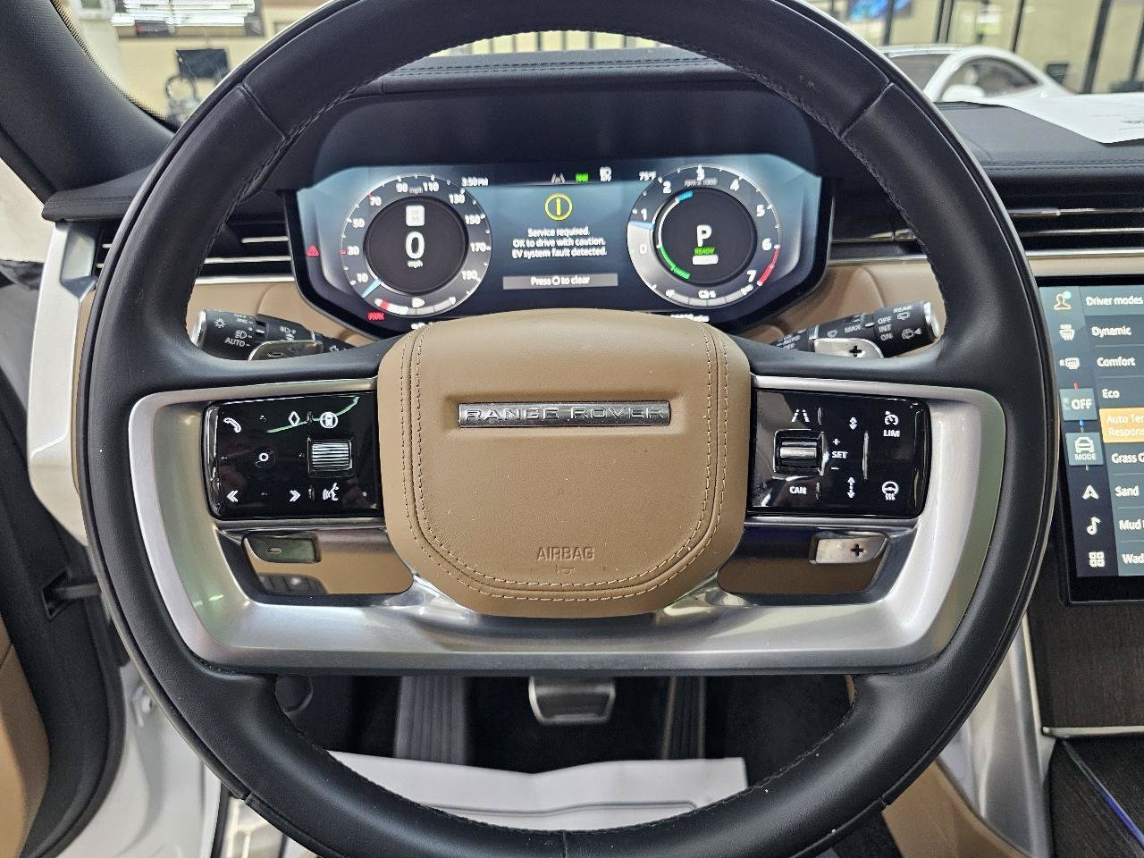 Used 2025 Land Rover Range Rover SE AWD/4WD image 31