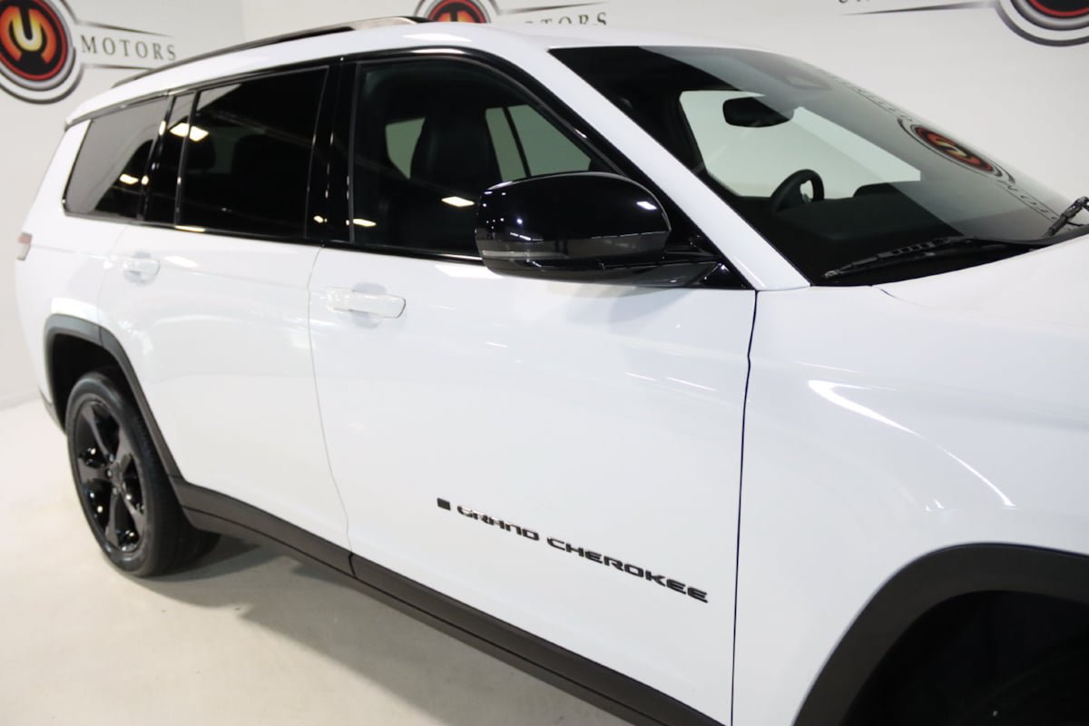 Used 2023 Jeep Grand Cherokee L Laredo AWD/4WD image 71