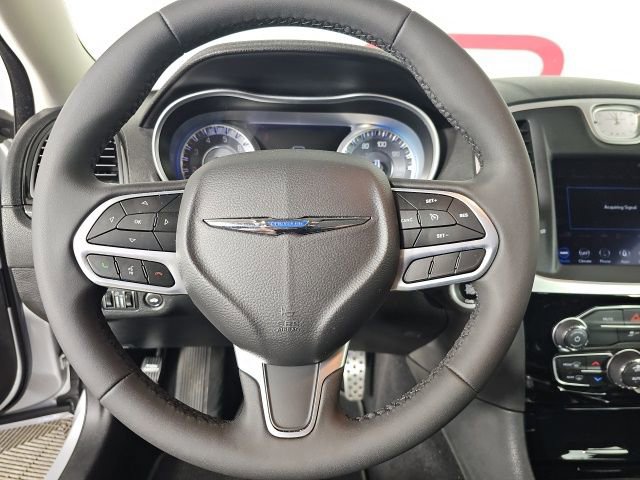 Certified 2023 Chrysler 300 Touring w/ Sport Appearance Package image 11