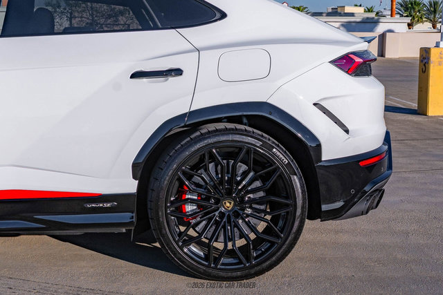 Used 2025 Lamborghini Urus SE AWD/4WD image 5