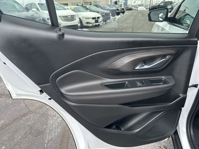 Used 2022 GMC Terrain SLE image 17