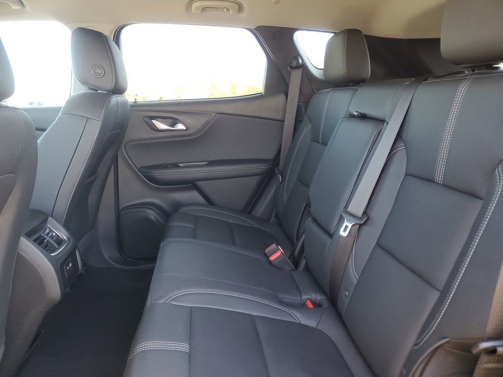 Used 2023 Chevrolet Blazer LT w/ LPO, Black Grille Bar Package image 31
