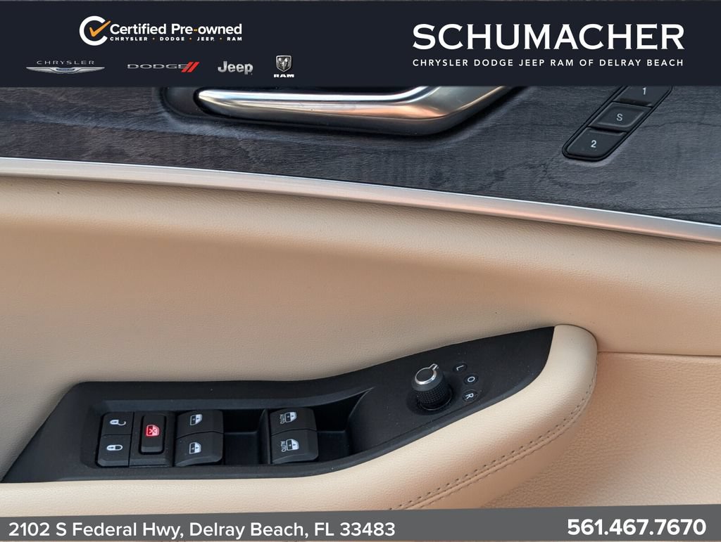 Certified 2024 Jeep Grand Cherokee Limited AWD/4WD image 30