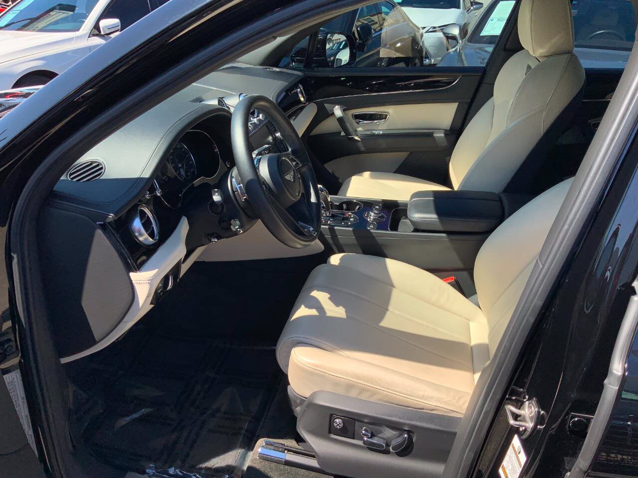 Used 2019 Bentley Bentayga AWD/4WD image 14
