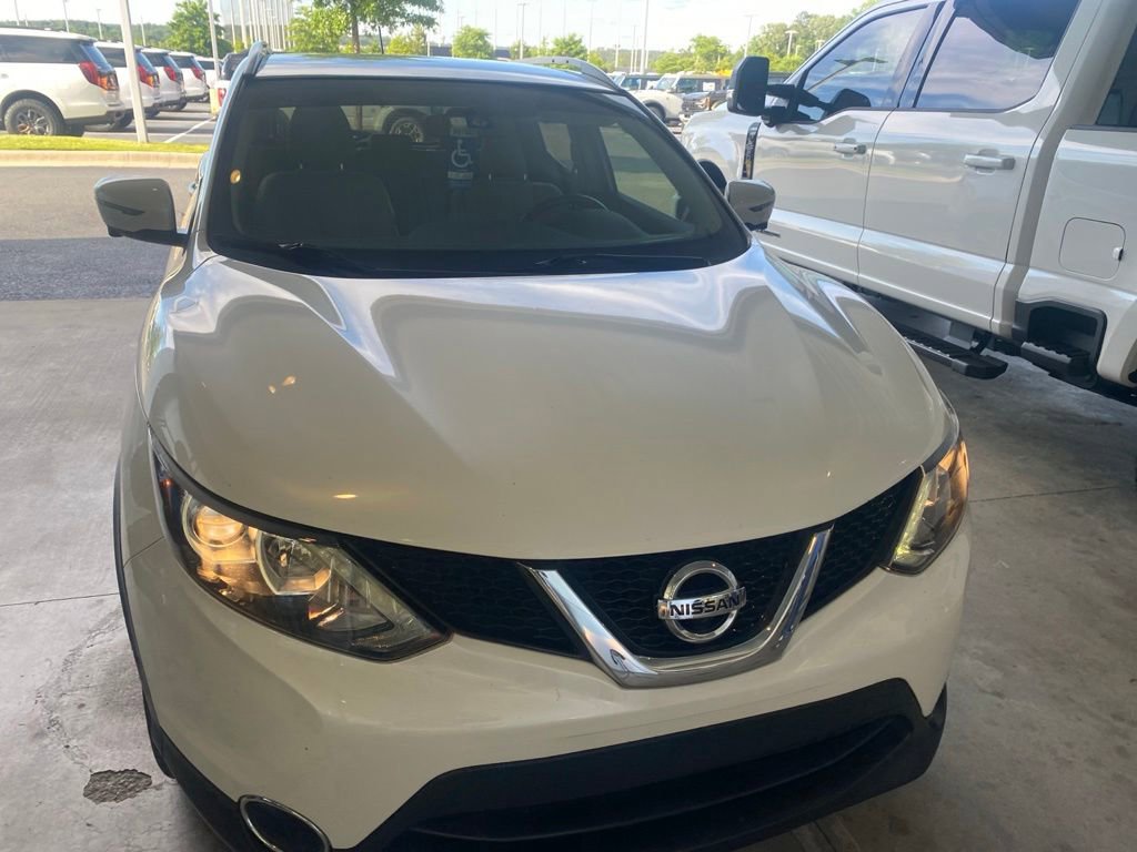 Used 2017 Nissan Rogue Sport SL AWD/4WD image 2