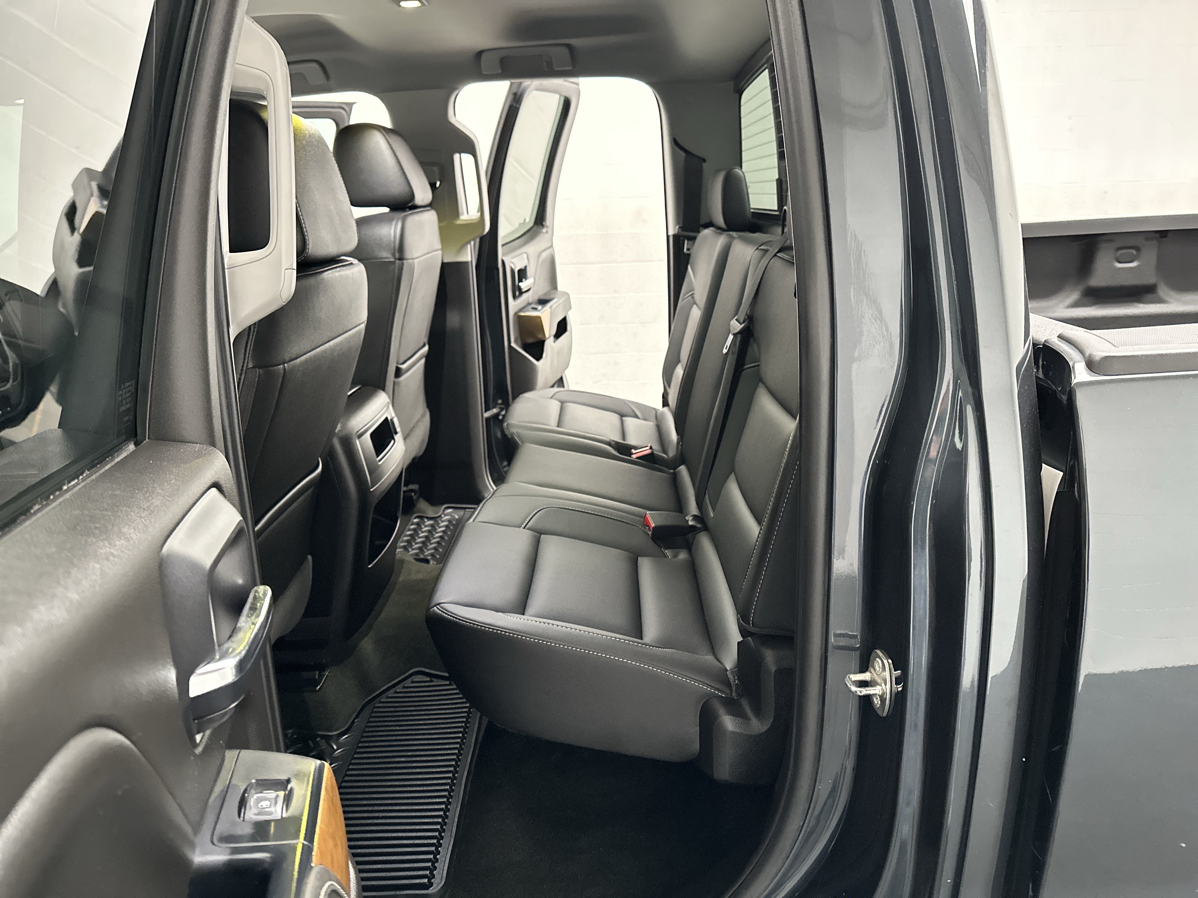 Used 2018 Chevrolet Silverado 1500 LTZ w/ Sport Package AWD/4WD image 24