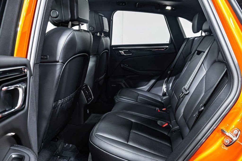 Used 2025 Porsche Macan image 19