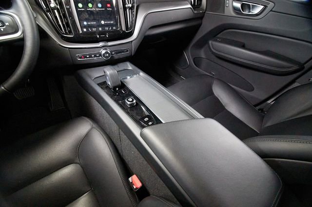Certified 2025 Volvo XC60 B5 Core image 10