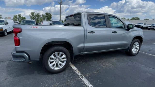 Used 2023 Chevrolet Silverado 1500 Custom AWD/4WD image 2