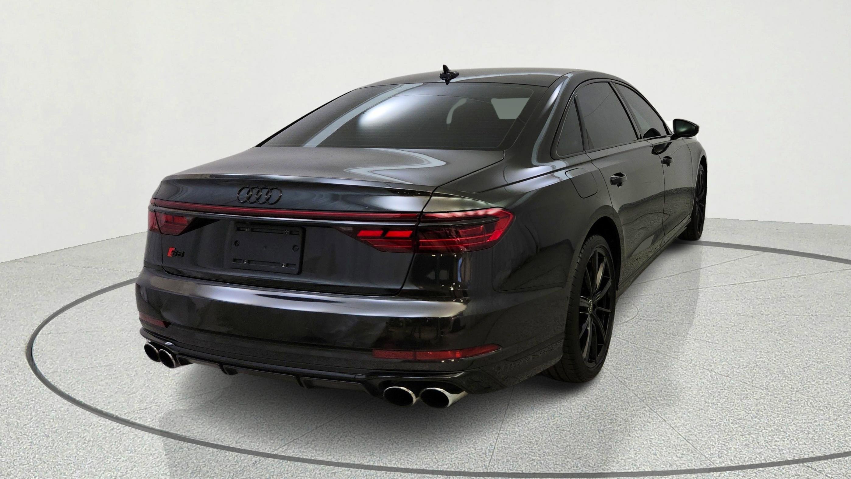 Used 2022 Audi S8 w/ S8 Comfort Plus Package AWD/4WD image 8