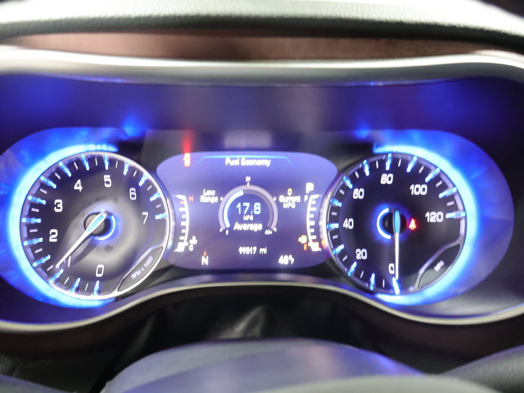 Used 2020 Chrysler Pacifica Limited FWD image 38