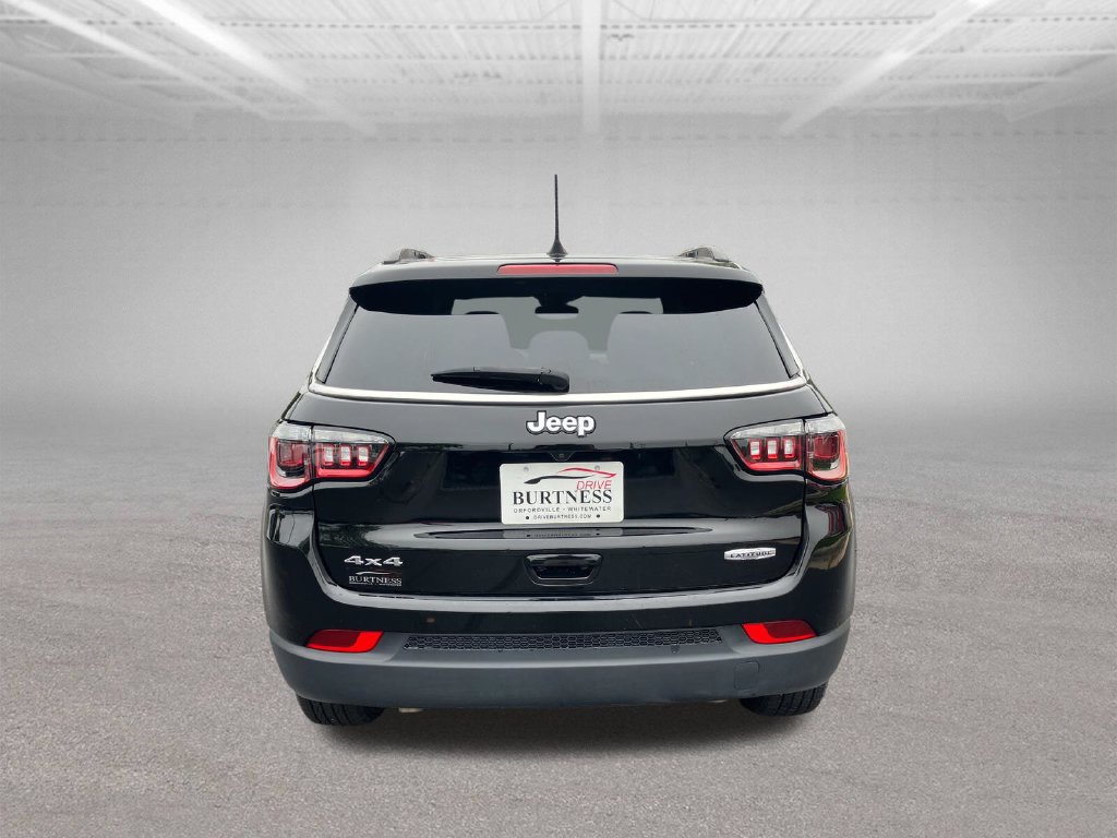 Used 2025 Jeep Compass Latitude w/ Sun & Sound Group AWD/4WD image 5
