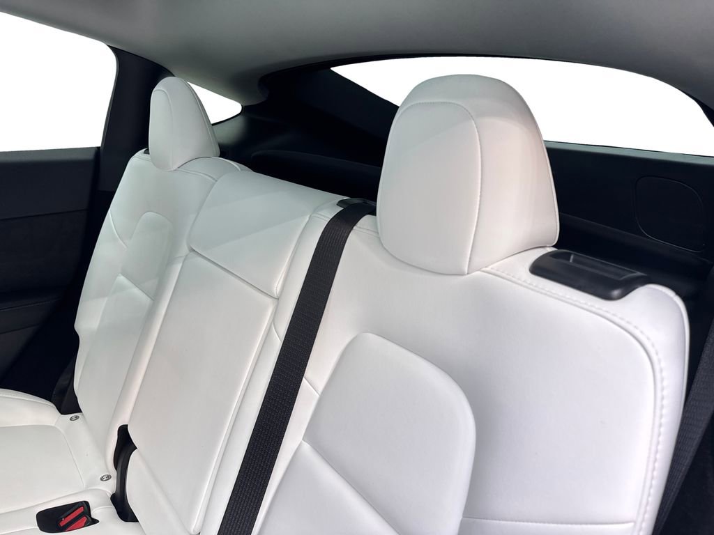 Used 2024 Tesla Model Y Long Range image 34